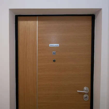 Petkovic Studio32 Apartment