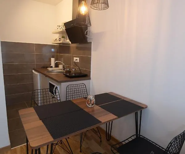 Petkovic Studio32 야고디나