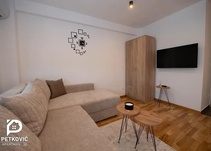 Petkovic Studio32 야고디나