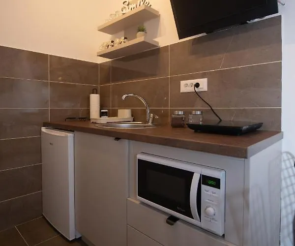 아파트 Petkovic Studio32 야고디나