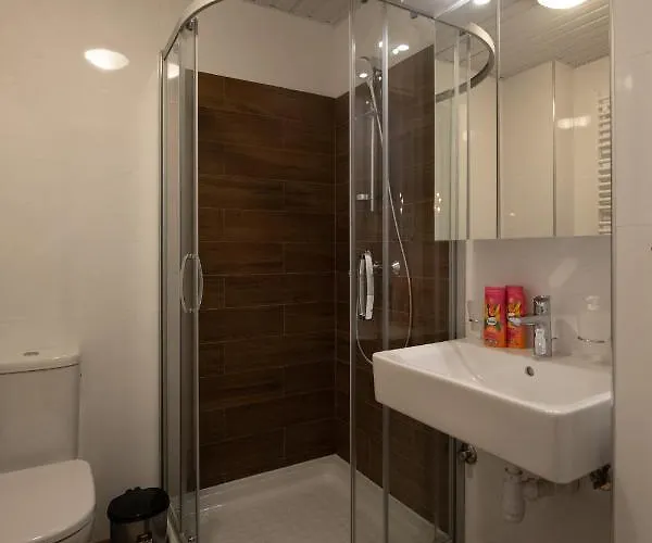 아파트 Petkovic Studio32 *