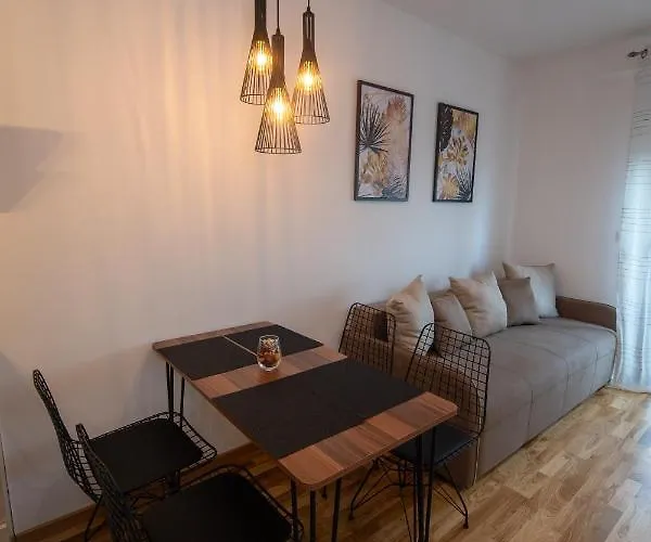 Petkovic Studio32 * 야고디나